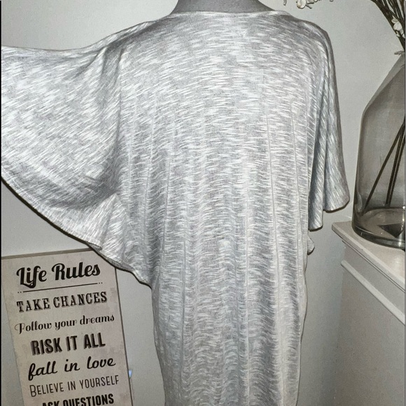 Soft Butterfly Sleeve Dress - Picture 4 of 5